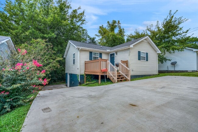 Building Photo - 408 Martin St