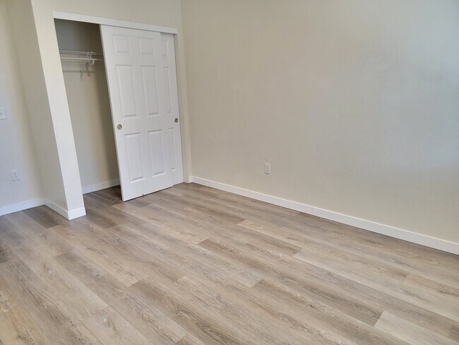 Building Photo - 971 Siskiyou Blvd