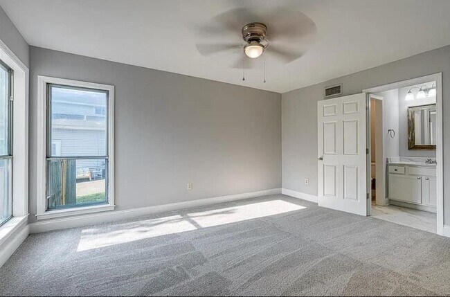 Foto del edificio - 3144 Sycamore View Rd