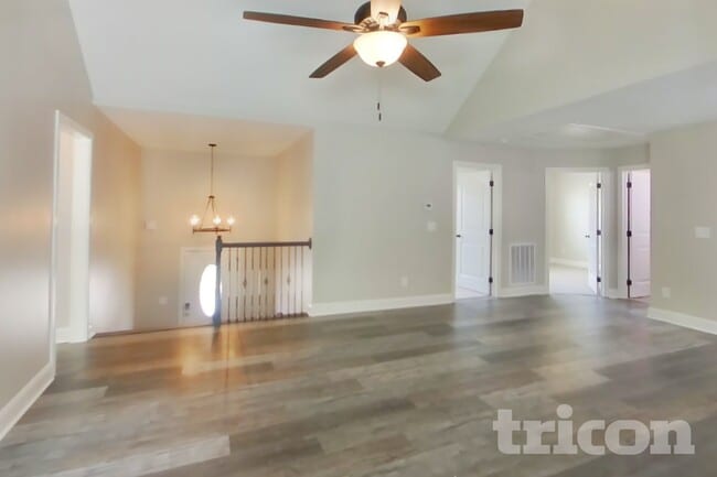 Building Photo - 492 Woodtrace Dr