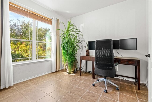 Foto del edificio - 122 Mancos Dr