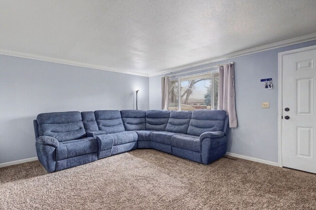 Building Photo - 695 Calle Entrada