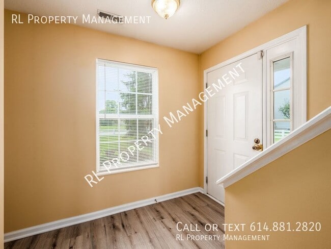 Building Photo - Spacious 2 bedroom 2.5 bathroom condo in G...