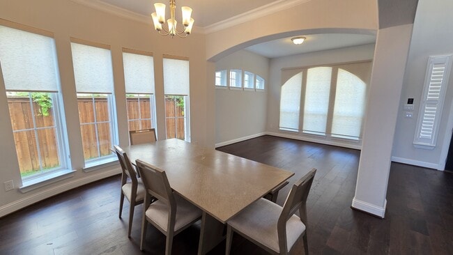 Building Photo - 1112 Maverick Dr