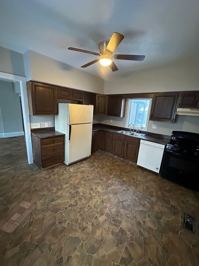 Foto del edificio - 684 W Broad St