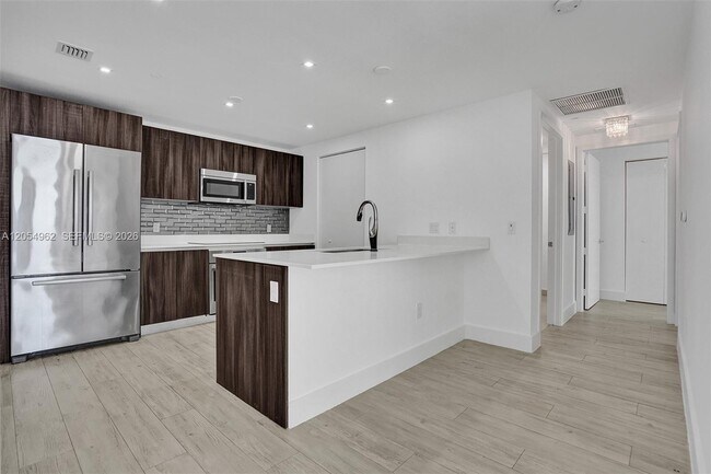Foto del edificio - 488 NE 18th St