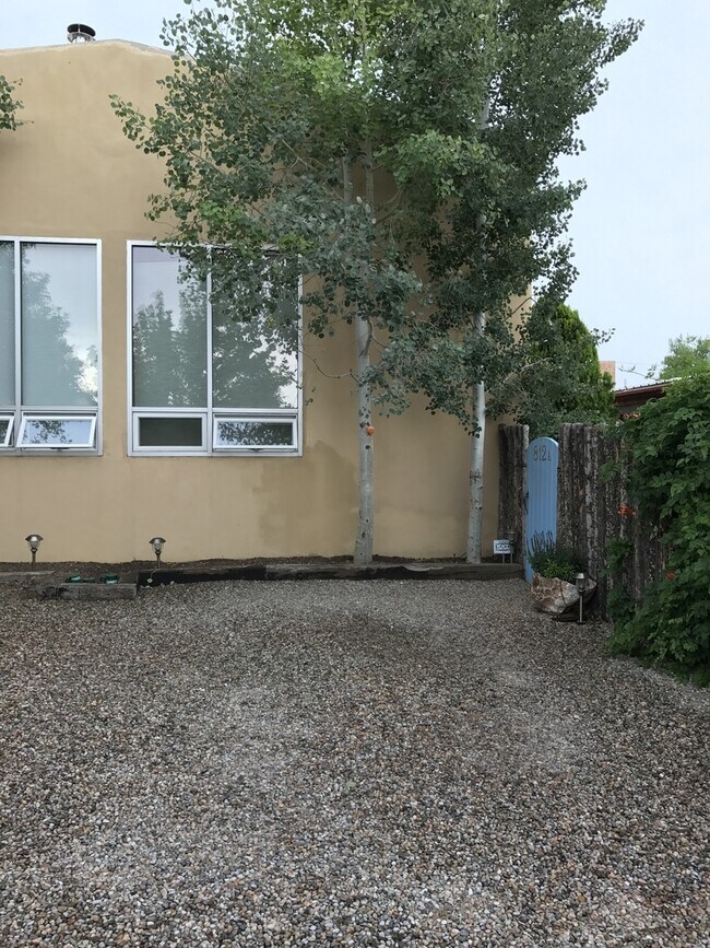 Foto del edificio - Central Location