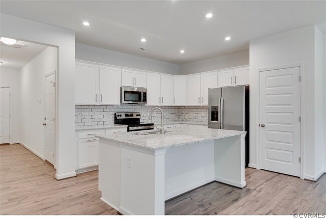 Building Photo - 18364 Palisades Ct