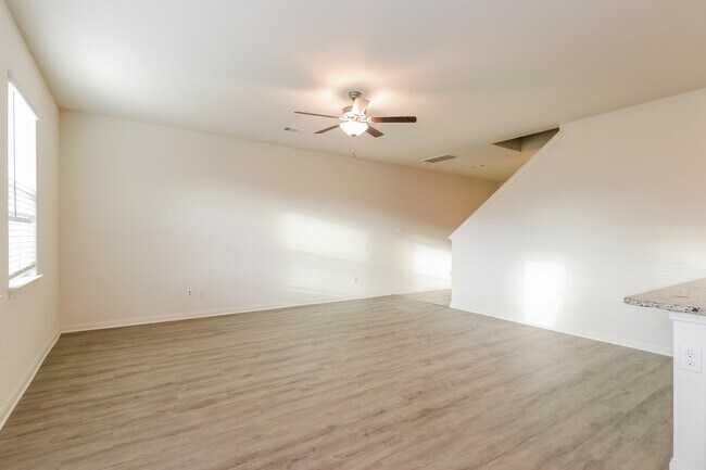 Building Photo - 26864 Steinbeck Dr