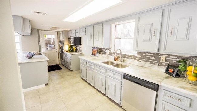 Foto del edificio - 1210 Lindfield Ln