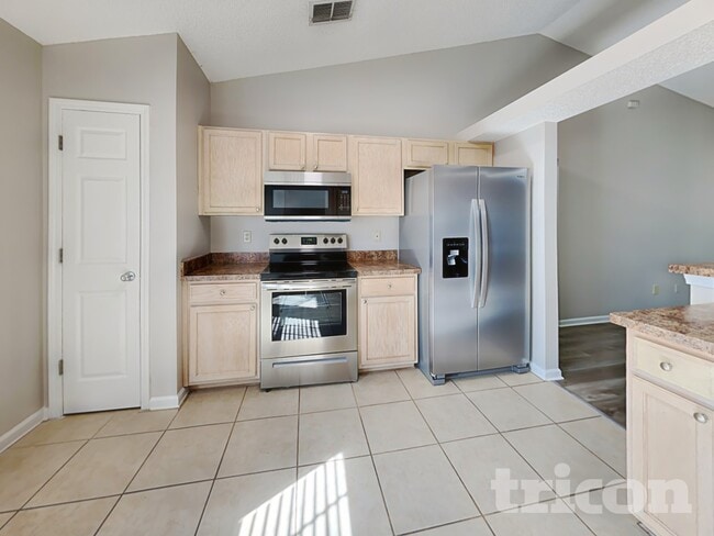 Foto del edificio - 8755 Tidewood Ct