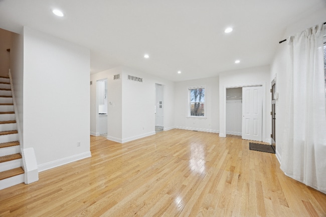 Foto del edificio - 7518 Lawn St