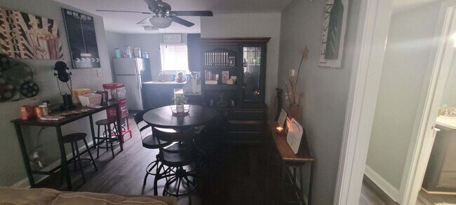 Foto del edificio - 32 N Belvedere Blvd