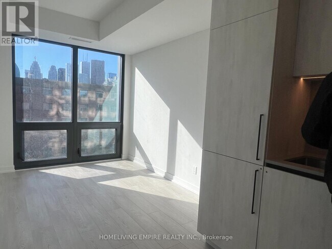 Photo du bâtiment - 35 Parliament St