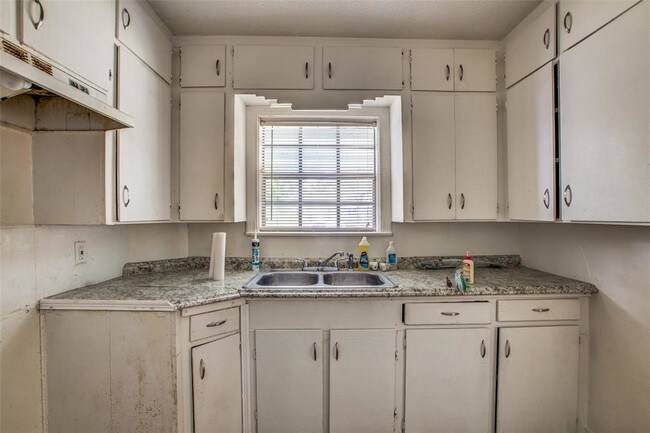 Foto del edificio - 9237 E Ave O