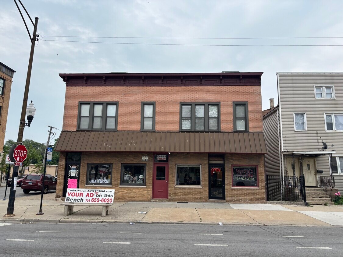 Foto principal - 10401 S Ewing Ave