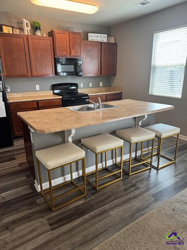 Foto del edificio - 211 Flowing Meadows Dr