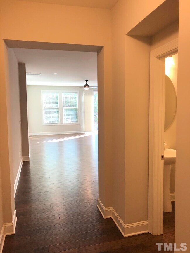 Building Photo - 417 Alamosa Pl
