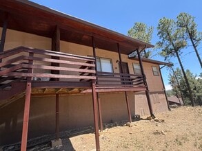 Building Photo - 303 Racquet Dr