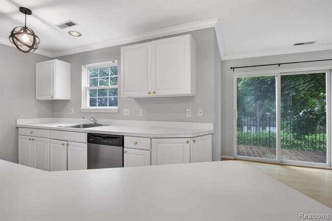 Building Photo - 1533 Chesapeake