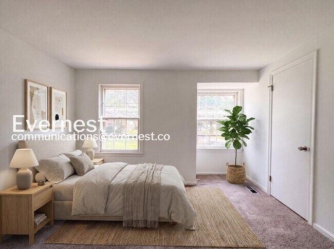 Building Photo - 2 Bed/2 Bath Town Home with Modern Amenities / Vouchers Accepted / Available Now!
