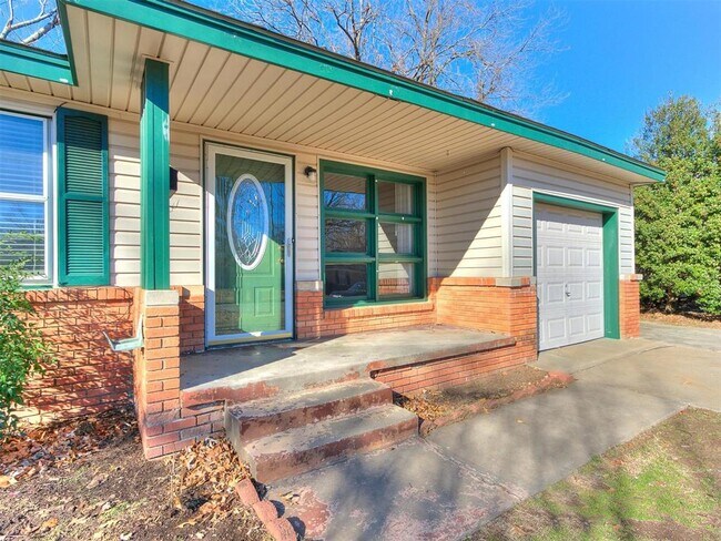 Building Photo - 122 S Sherry Ave