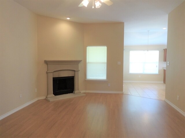 Building Photo - 9308 Marilyn Ct
