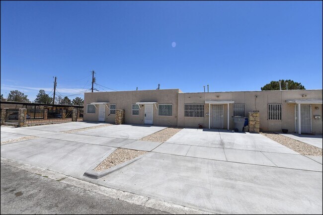 Foto del edificio - 4626 Maxwell Ave