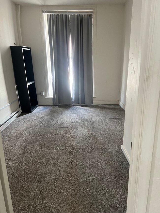 Bedroom - 158 W Jackson St