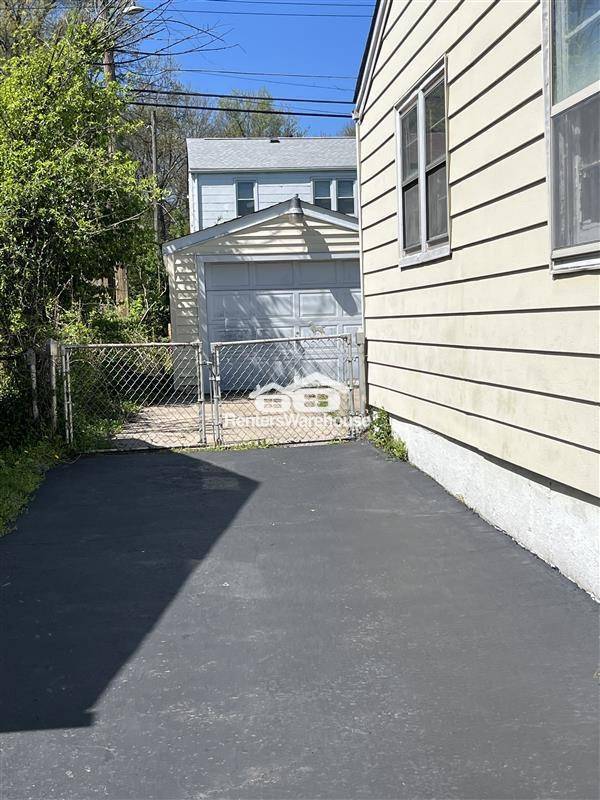 Foto del edificio - Three Bed one Bath Home - Move in Ready!