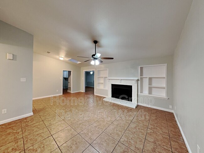 Building Photo - 5921 Sea Breeze Ln