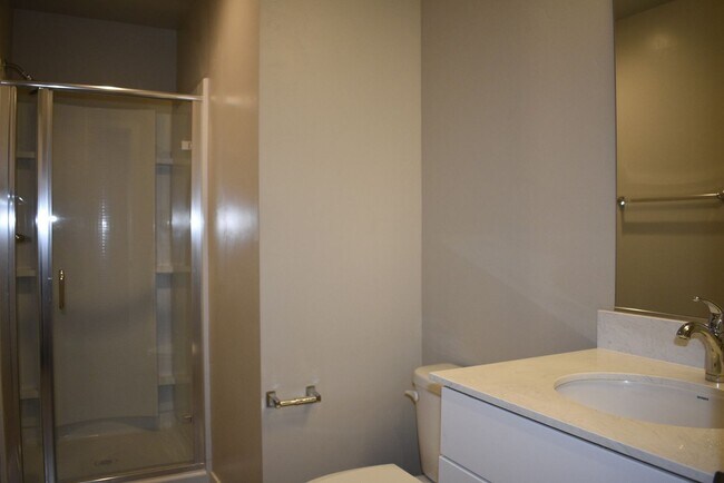 Building Photo - 479 McClatchy Way