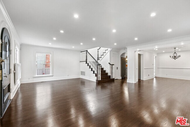 Foto del edificio - 4920 Marathon St