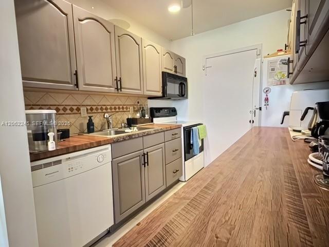 Foto del edificio - 2270 NE 68th St