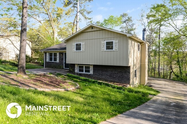 Building Photo - 4501 Oak Dr