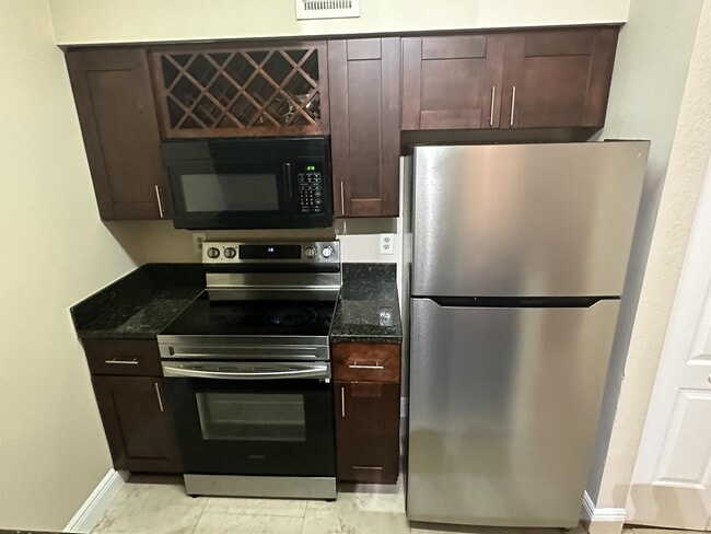 Photo - 2831 N Oakland Forest Dr House