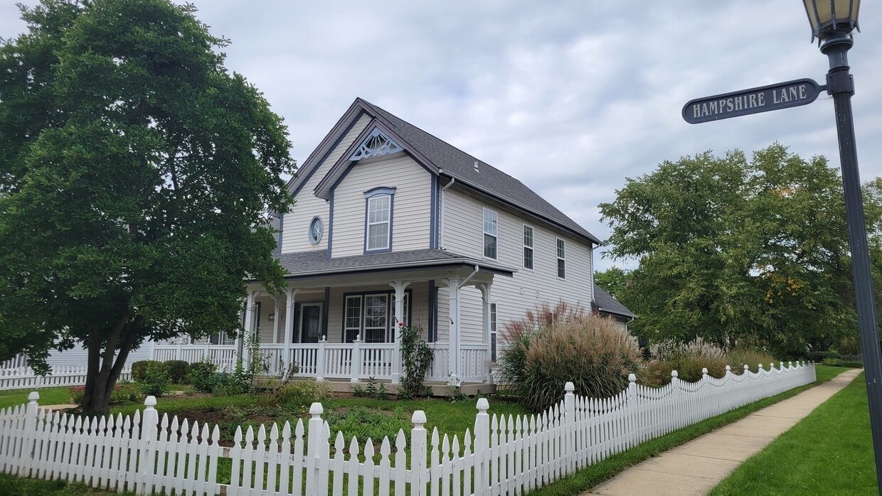 3061 Hampshire Ln, Waukegan, IL 60087 House Rental in Waukegan, IL