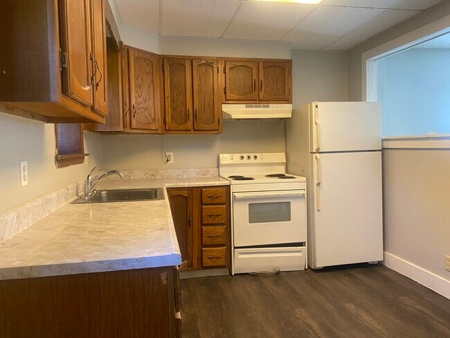 Foto del edificio - A must see beautiful 2 bedroom 1 bath town...