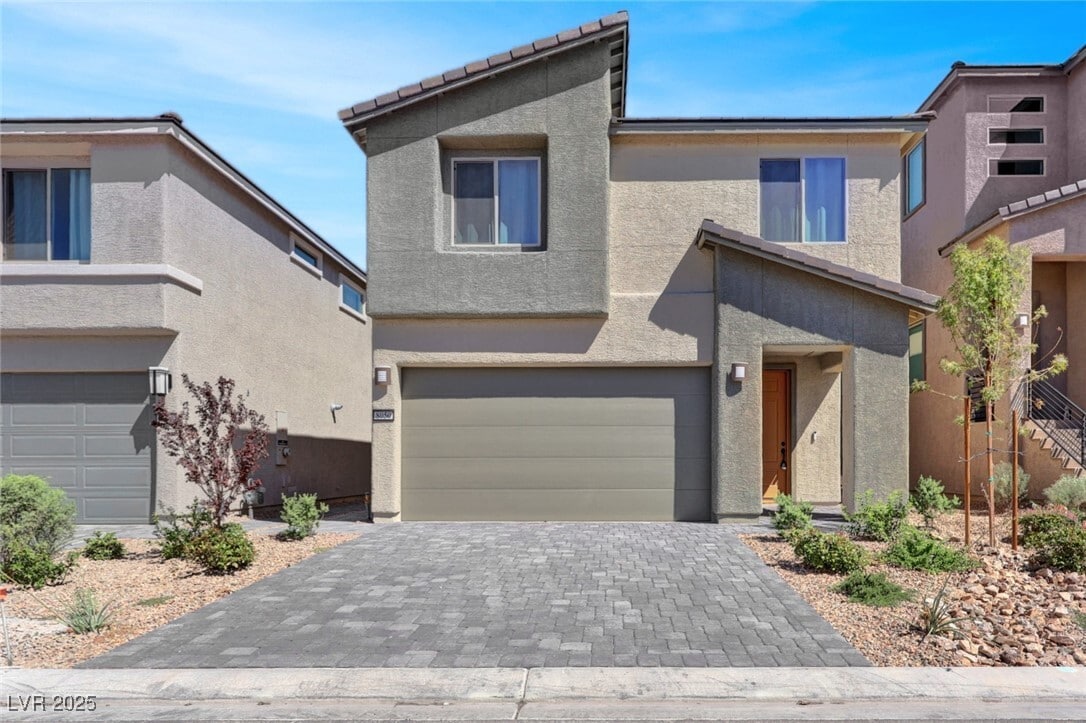 Foto principal - 8050 Texas Hls St