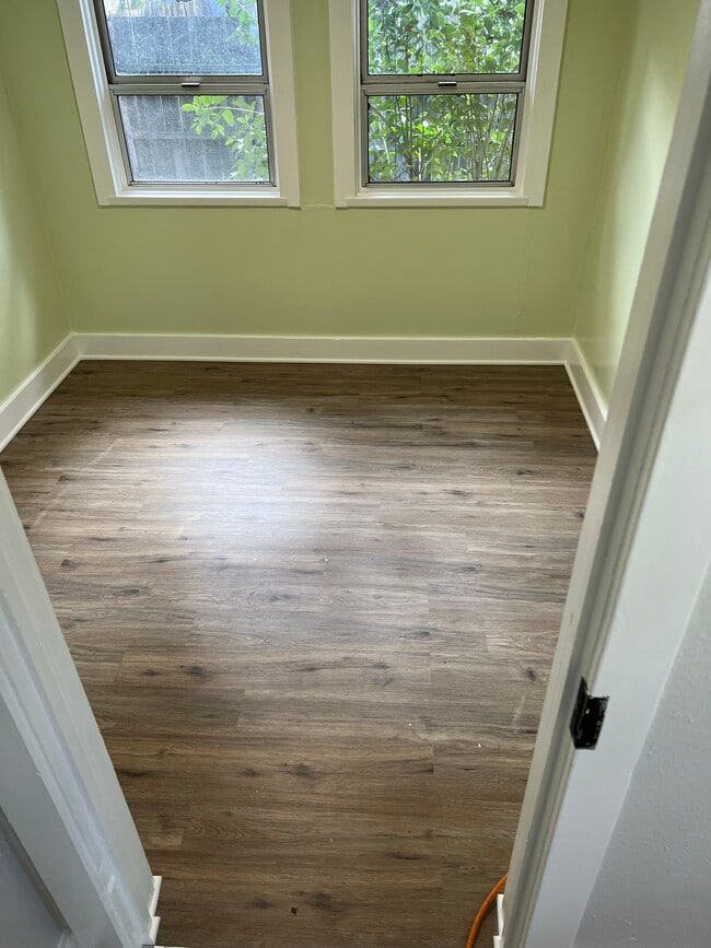 Foto del edificio - 316A Clara Ave