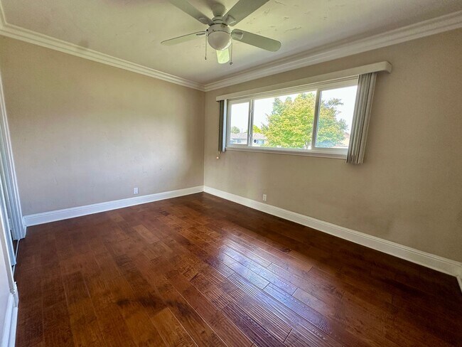 Foto del edificio - 565 Eden Ct