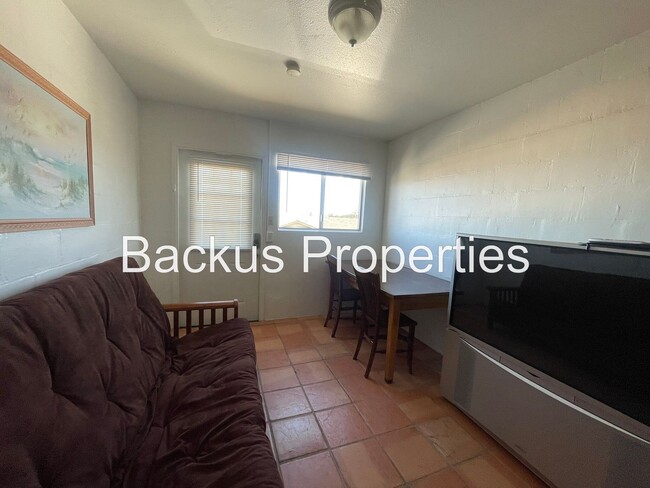 Foto del edificio - Wonderful furnished upper Seaside unit