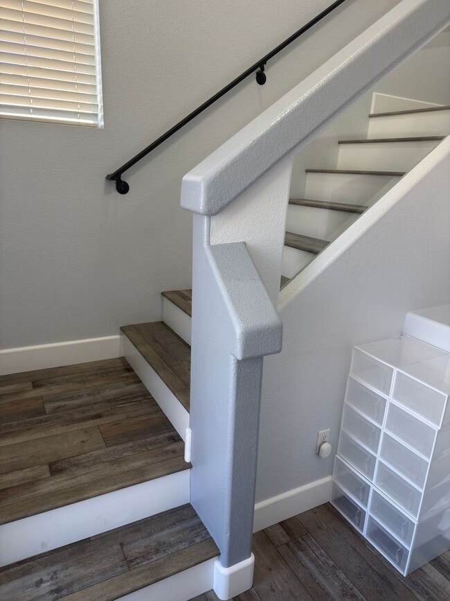 Foto del edificio - 3 Bed  home FULLY FURNISHED