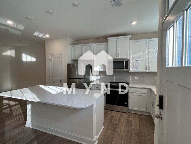 Building Photo - 1548 Cedar Tree Dr