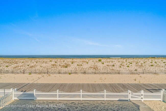 Foto del edificio - 1404 Oceanfront