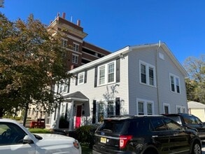 Building Photo - 804 12th St