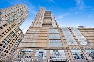 Building Photo - 545 N Dearborn St