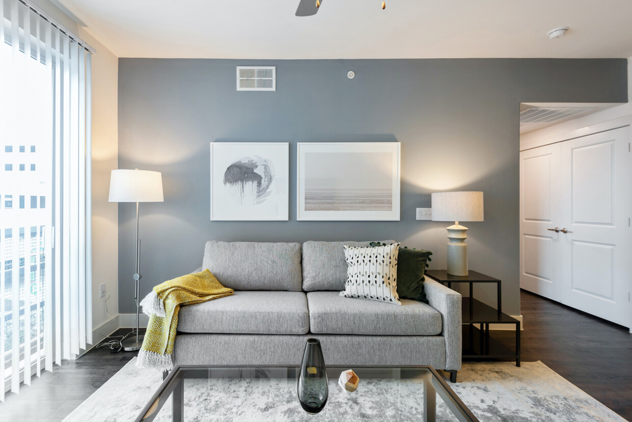 Foto principal - 13600 N Blackwelder Ave