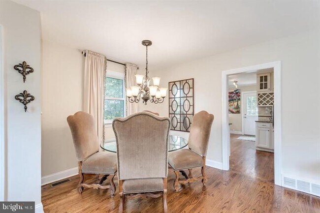 Foto del edificio - 523 Wayne Ave