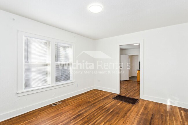 Building Photo - 3 bedroom 1 bath home